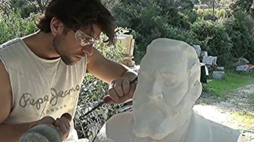 Vidéo de la sculpture en pierre de Jean Jaurès par le sculpteur Pierre Abadie.