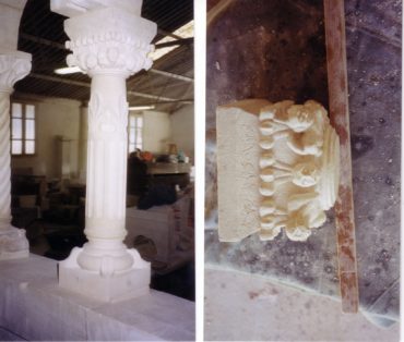 Taille de pierre d'un chapiteau romain avec sculptures de chimères.